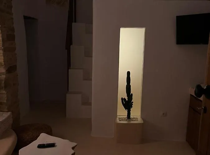 Nature Friendly Dame